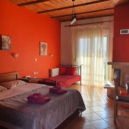 Alexandros Guesthouse Órma エクステリア 写真