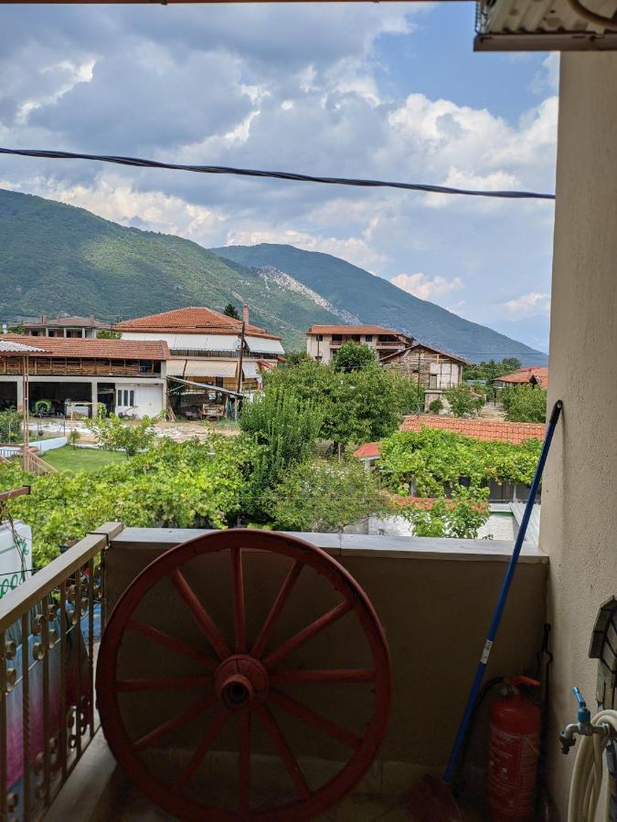 Alexandros Guesthouse Órma エクステリア 写真