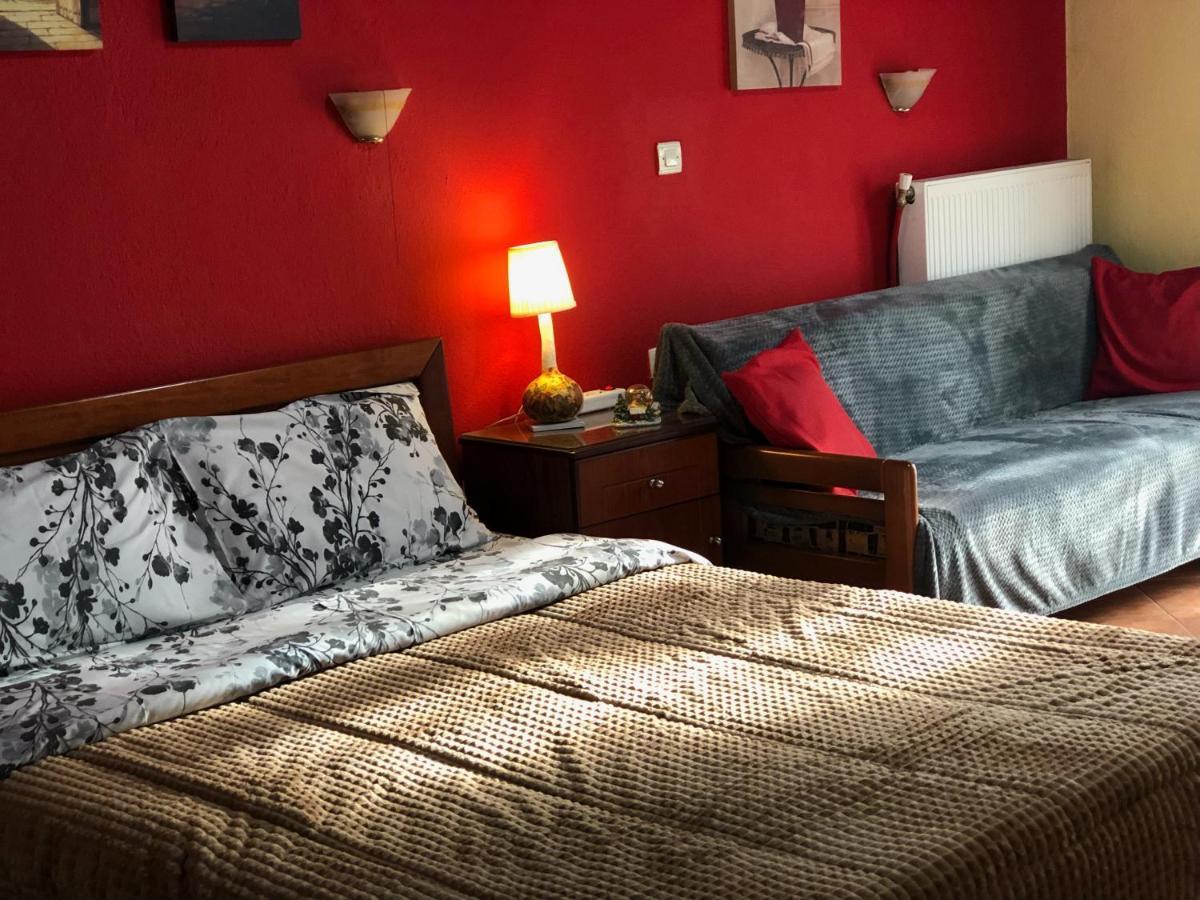 Alexandros Guesthouse Órma エクステリア 写真