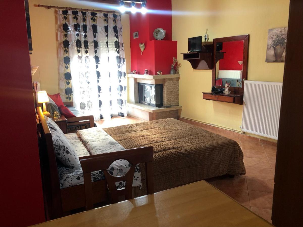 Alexandros Guesthouse Órma エクステリア 写真