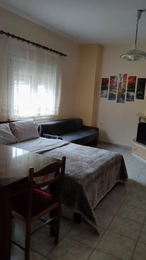 Alexandros Guesthouse Órma エクステリア 写真